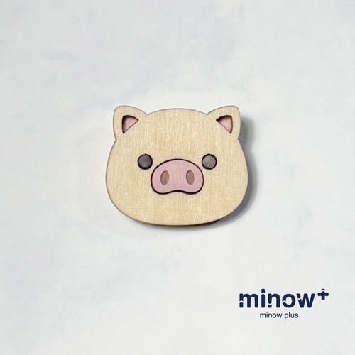 「ぶた」木製ブローチ　かわいい　ギフト　プレゼント　北欧