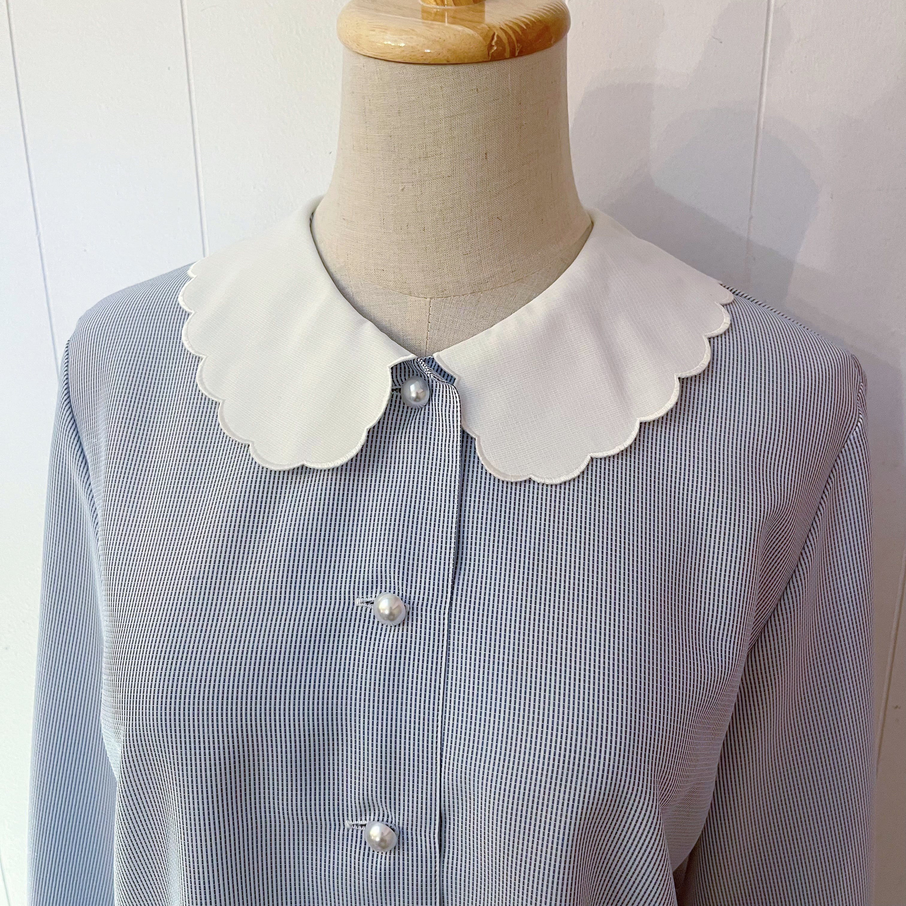 scallop collar pearl button blouse