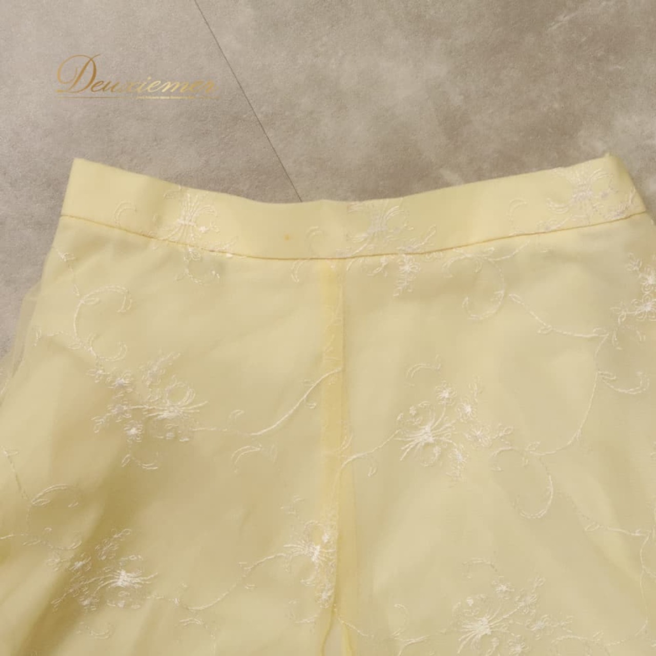 社交ダンス 衣装 Chacott チャコット ボトムス パンツ ズボン レッスンウェア イエロー系 日本製 花柄 植物柄 刺繍 チュール 透け感 華やか かわいい おしゃれ 上品 大人っぽい 軽やか 淡色 ふんわり 黄 白 ホワイト系 練習 レッスン 練習着 社交ダンス衣装 ダンス ダンス衣装