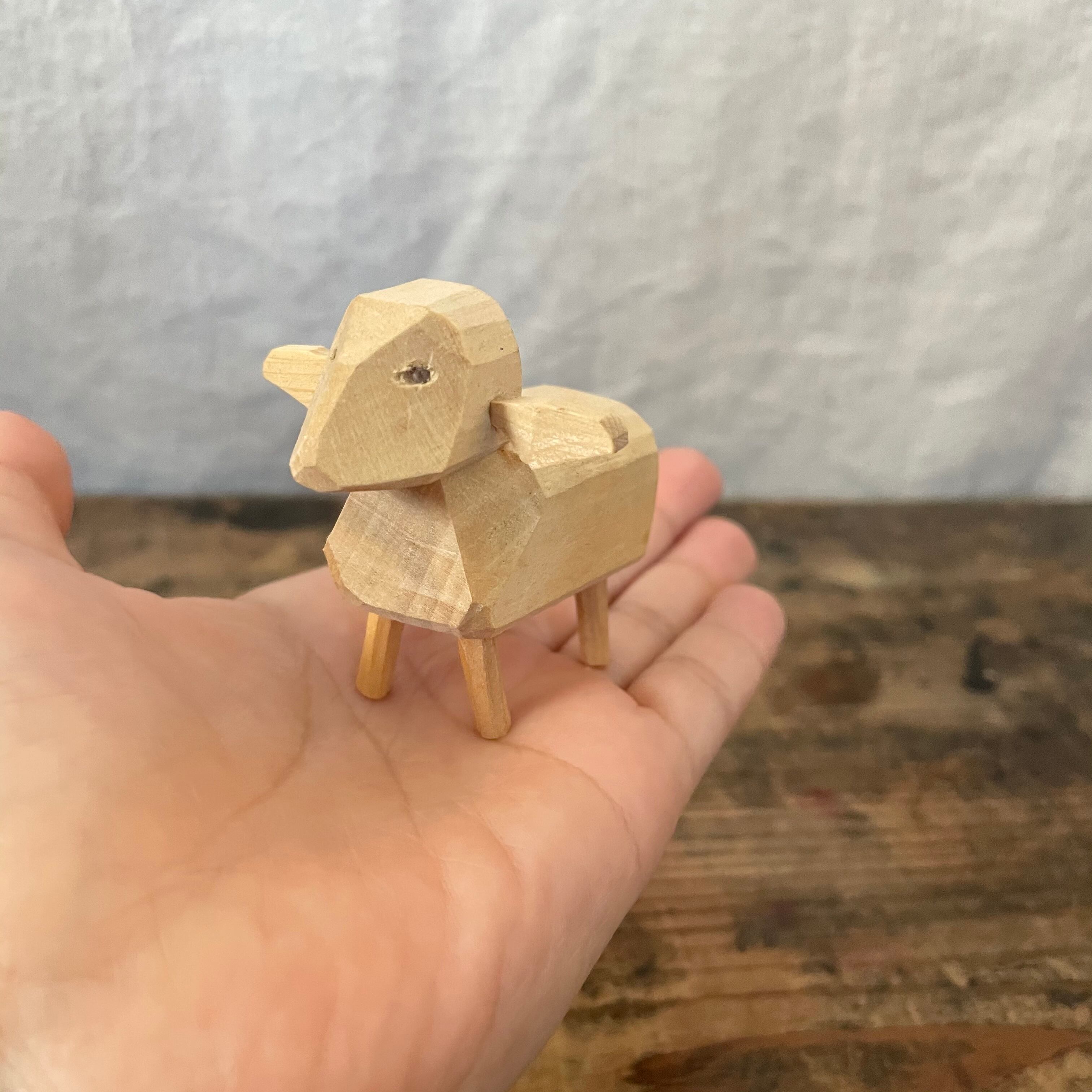 木彫りのひつじ