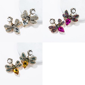 P1209 - Bijou Bee Dangle