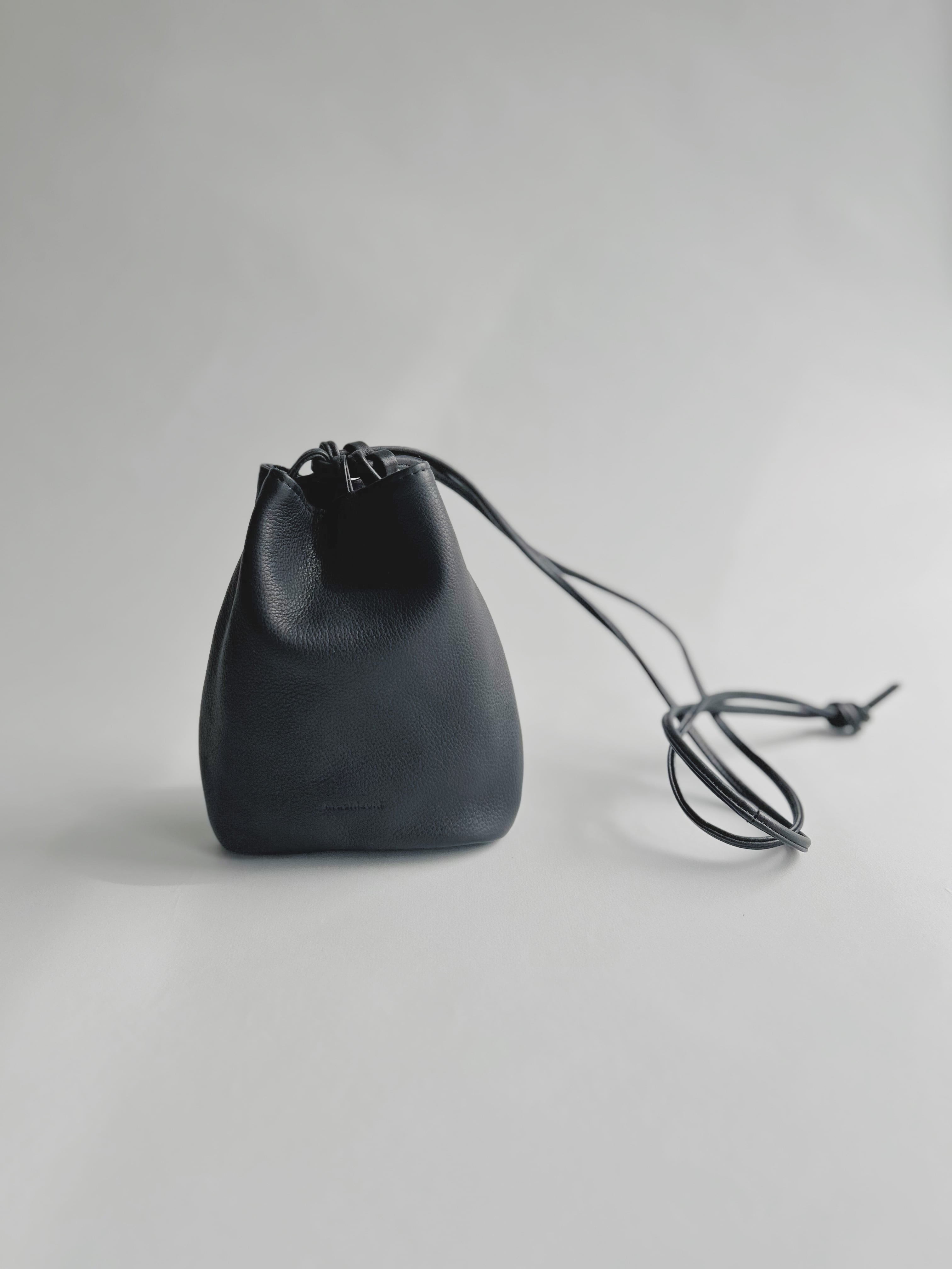 美品❗MCM レザードローストリングショルダーバッグ ドローストリングショルダーバッグS / サステナブルレザー（国産本牛革