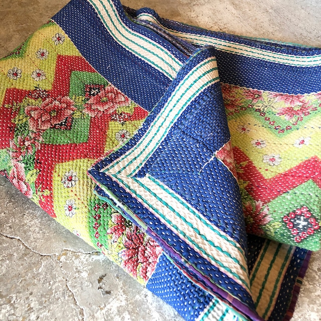 【Vintage】カンタ刺繍のラグ②