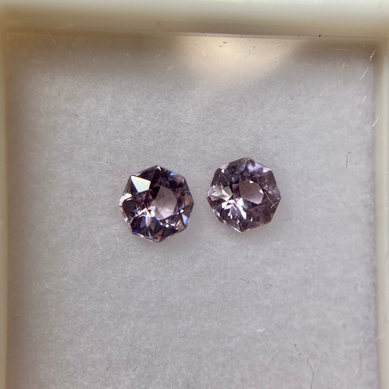 お花みたいなスピネル 約3.8mm-4mm 2点セット No.5