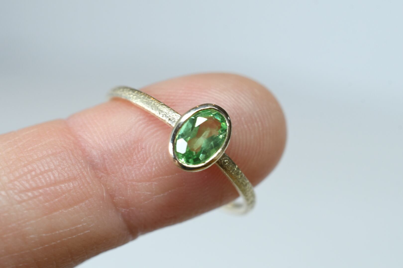 K10 ミントガーネットのテクスチャーリング | 特別なジュエリー