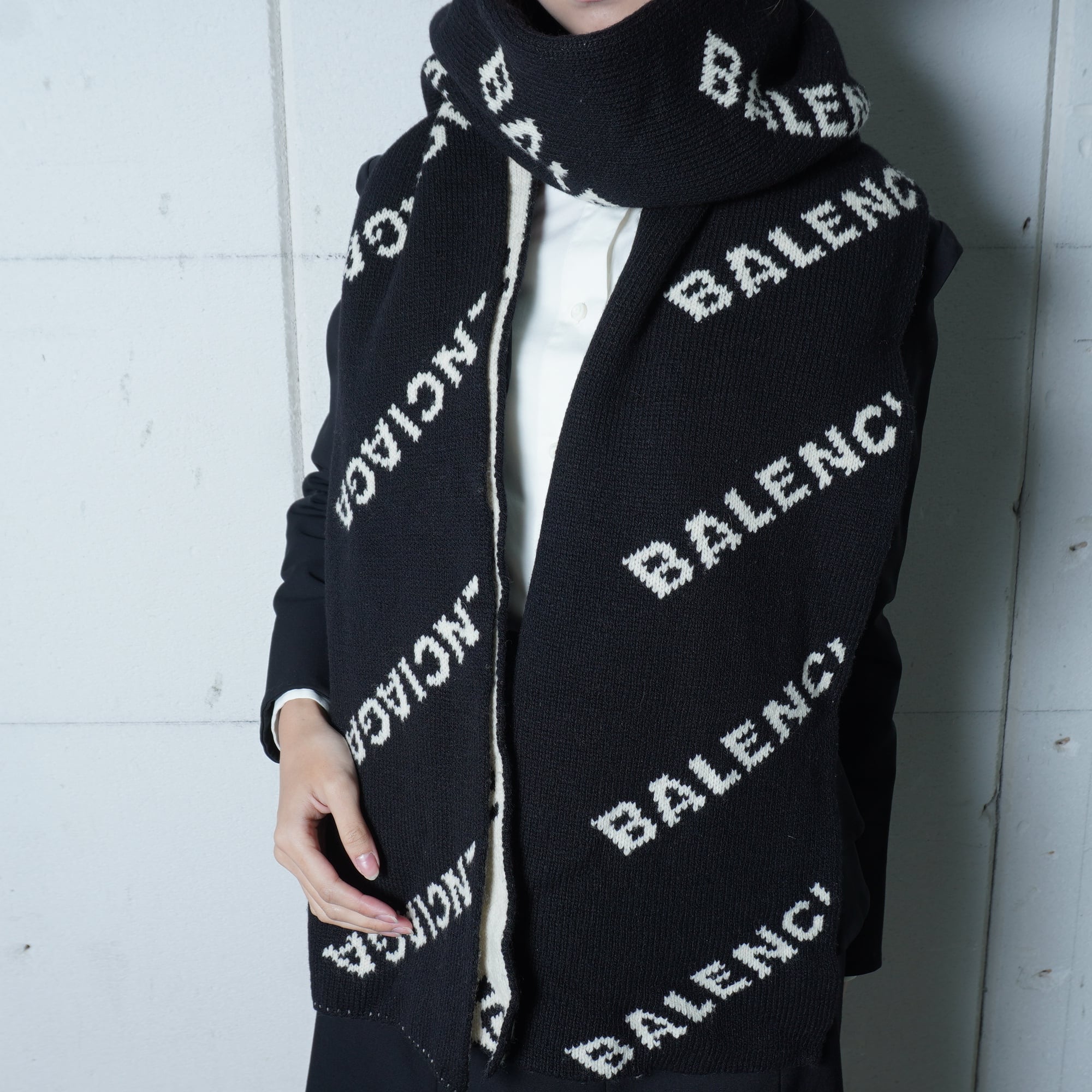 BALENCIAGA ロゴ入り ウール マフラー 【公式通販】