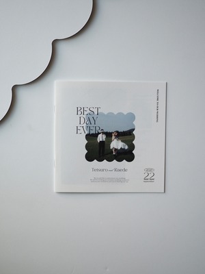 トレンドのウェーブデザイン プロフィールブック｜正方形・8P