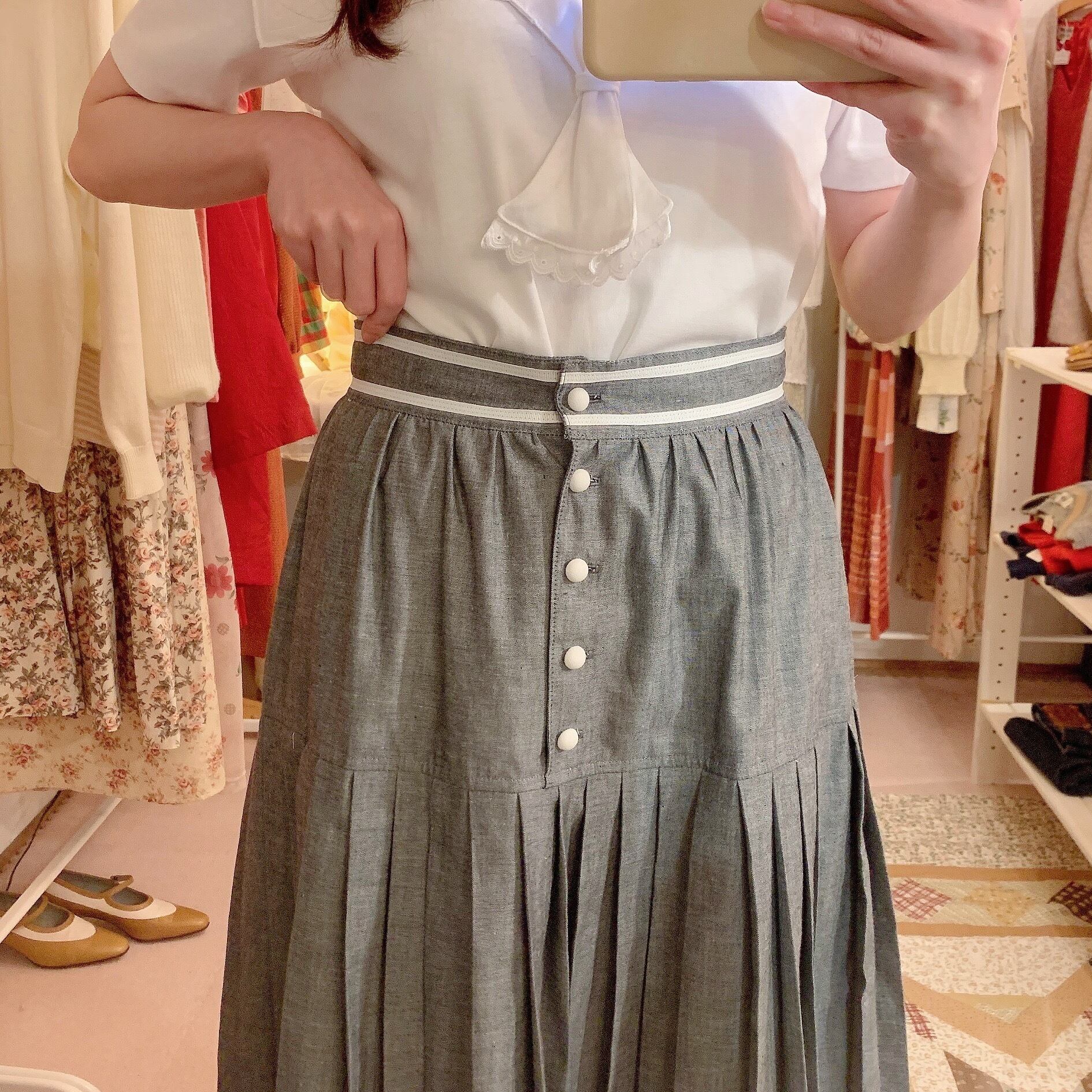 original / brand new pleats skirt / gray