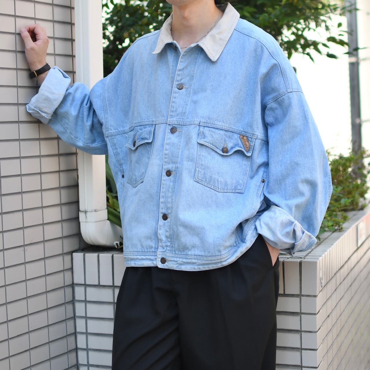 Columbia "TOUGH MOTHER JEANS" wide silhouette denim tracker jacket
