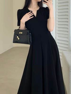 slit neck black long dress.3159