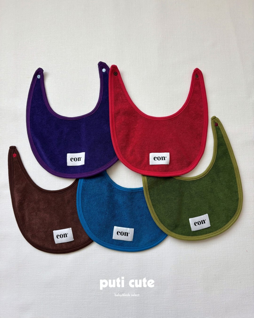 free ꒰ 即納 ꒱ Con plain bib / CON ⸝⋆
