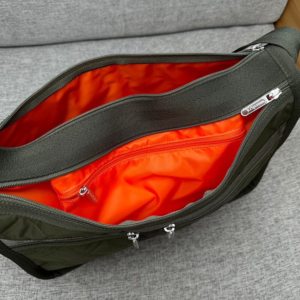 新品タグ付き LeSportsac レスポートサック 那覇空港限定 長財布