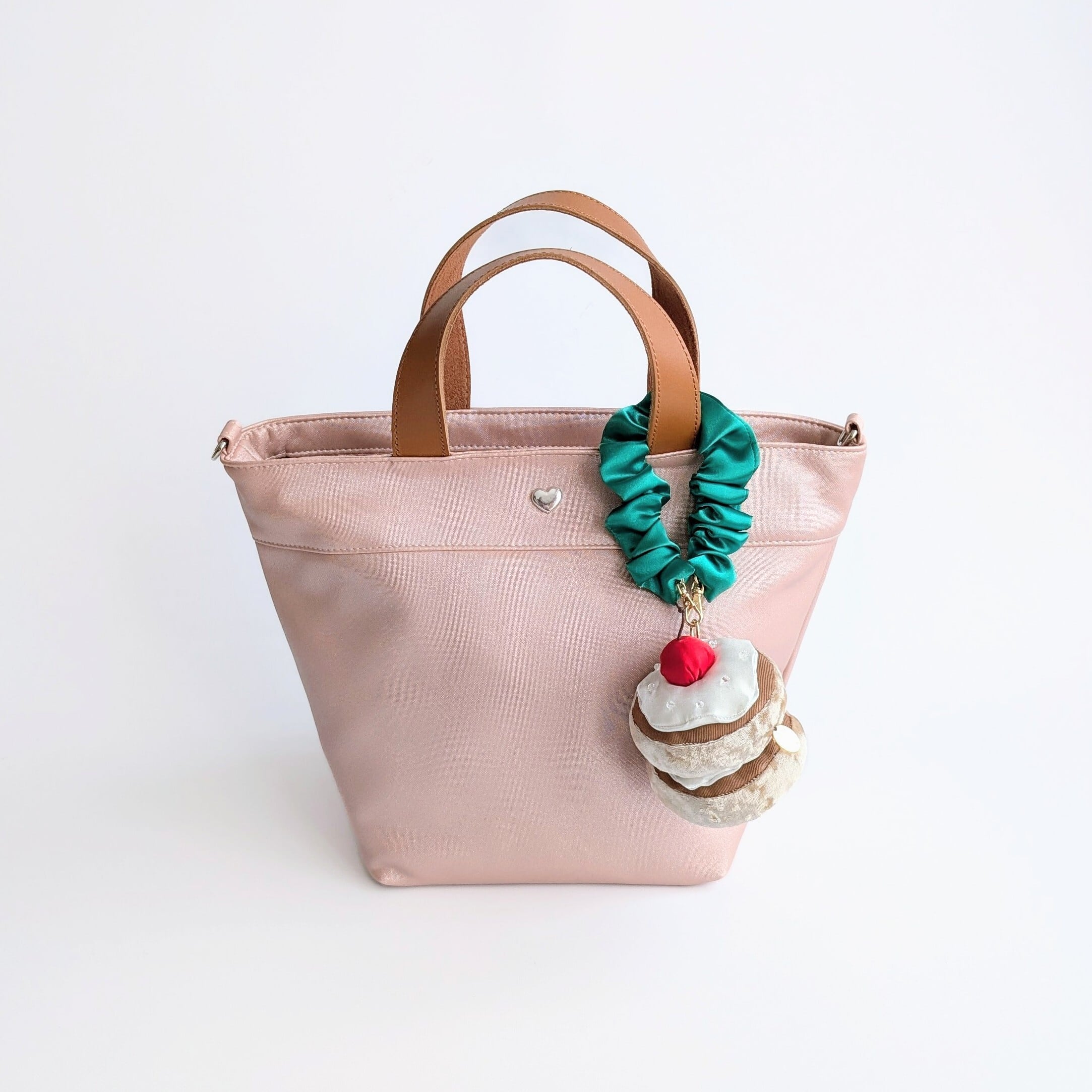 チャーム付き Kiraraポケット充実バッグ（ピンク）