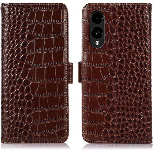 Arrows We2 ケース 手帳型 本革 ワニ柄 アローズ F-52E 牛革 財布型 鰐柄 クロコダイル柄 耐衝撃 RFIDブロッキング カード収納 マグネット式ボタン 横置きスタンド機能 便利 財布型携帯 スマホケース ダークブラウン Rureu 2611