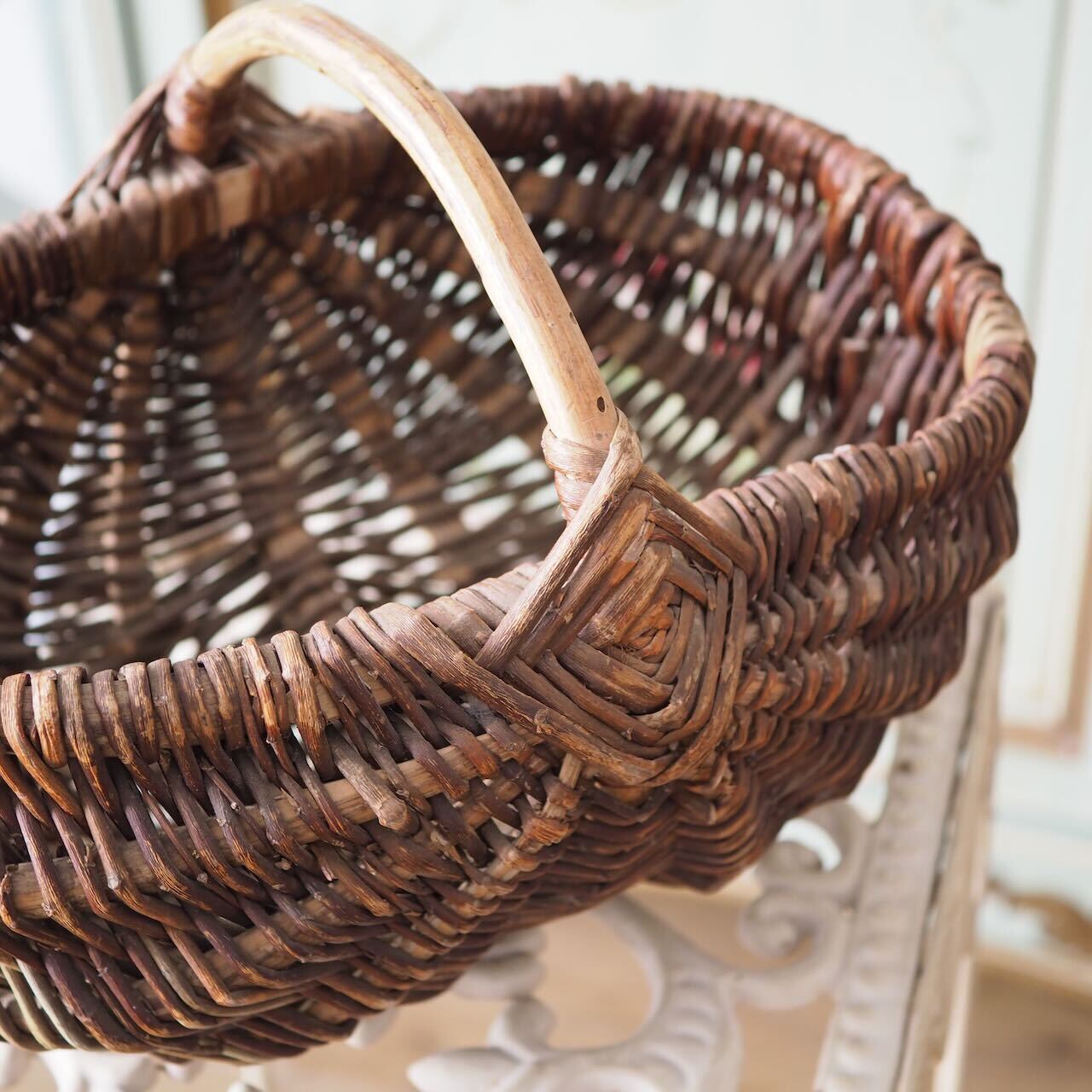 フランスのアンティーク収穫用パニエ | ヴィラモンローズ