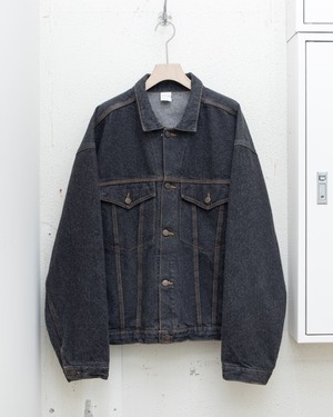 Black denim wide trucker jacket / From EUROPE
