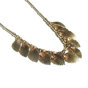 70s Vintage gold tone leaf motif rhinestone necklace
