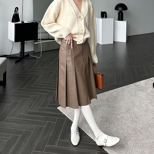 eco leather pleated skirt　10378