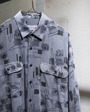 1990s vintage all over patterned rayon shirt