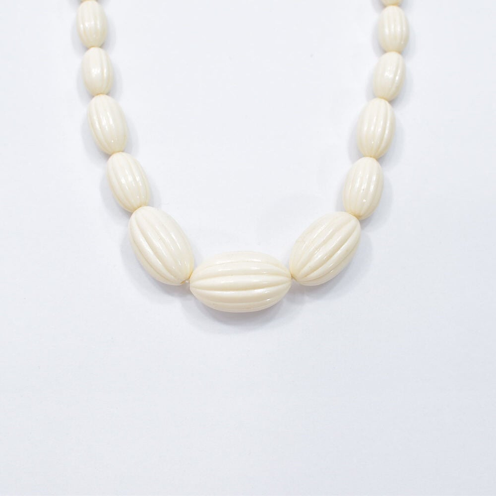 60~70s Used メロンビーズ リッジデザイン ネックレス バレルクラスプ クラシック レトロ アイボリーホワイト ヴィンテージ 首飾り ビンテージ 古着 レディース