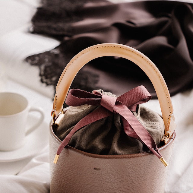 Classic  Basket  -  CHOCOLATE