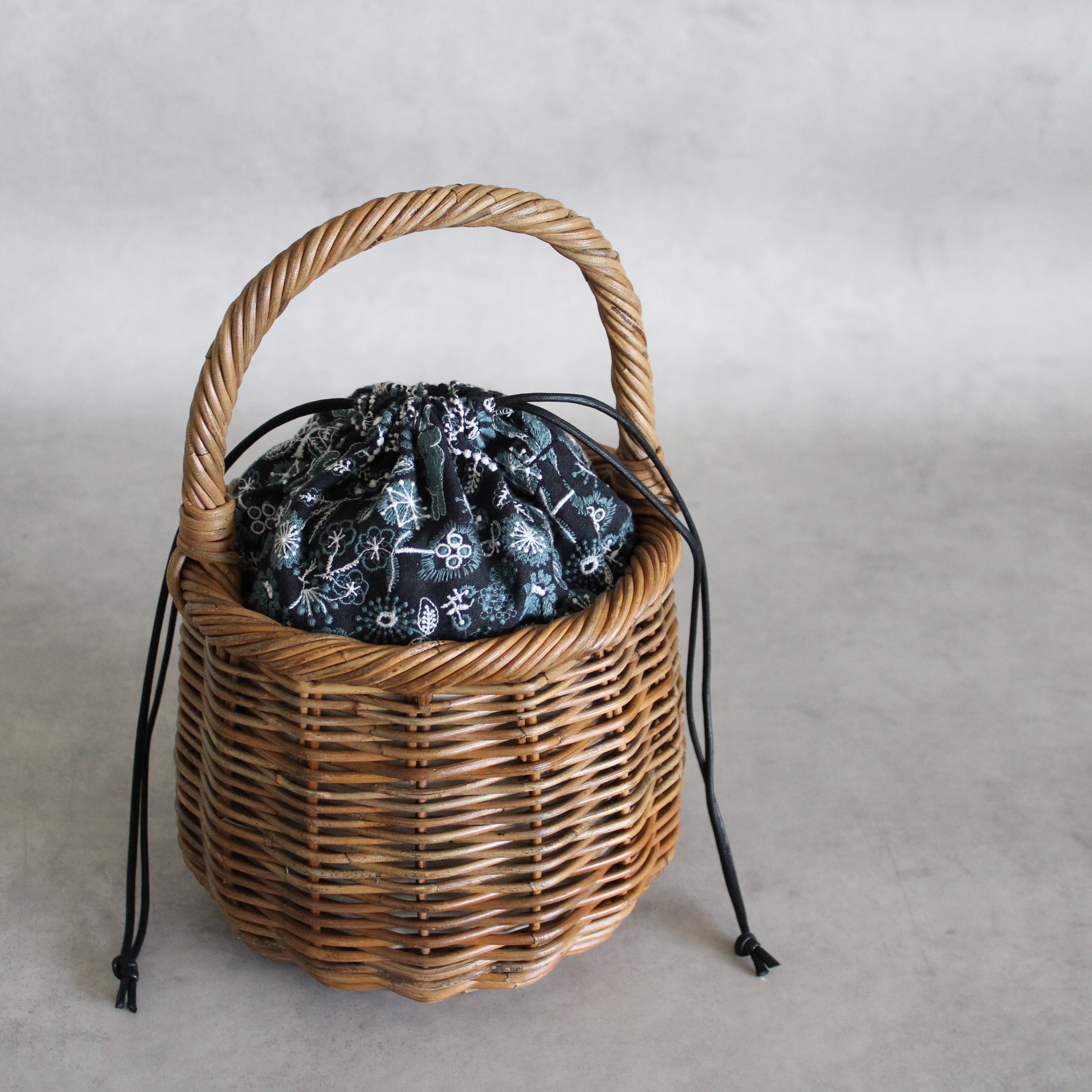 ワンハンドルかごバッグ celebrate dark navy | Litta