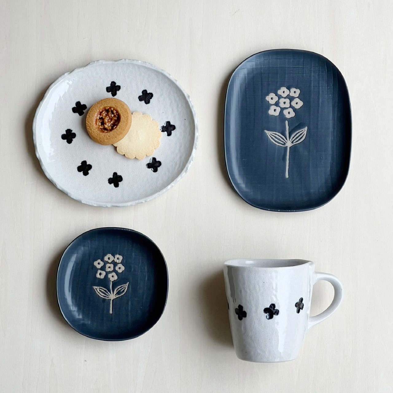 A2363 wanohana中皿（紺）