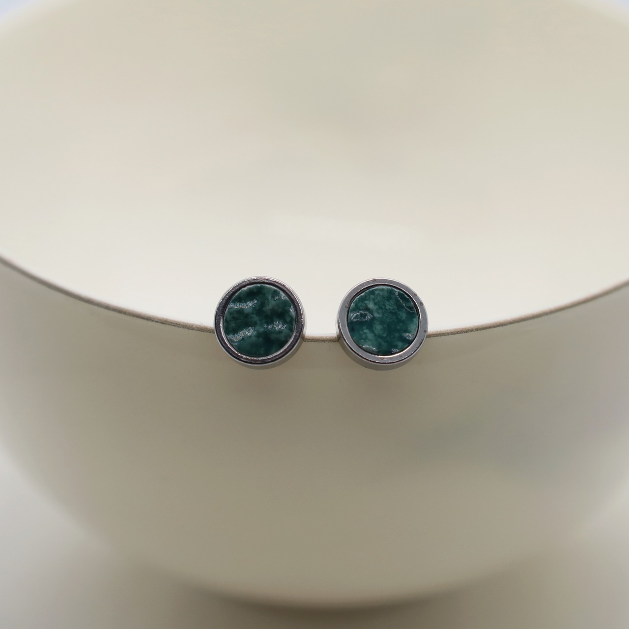 Stud earrings1
