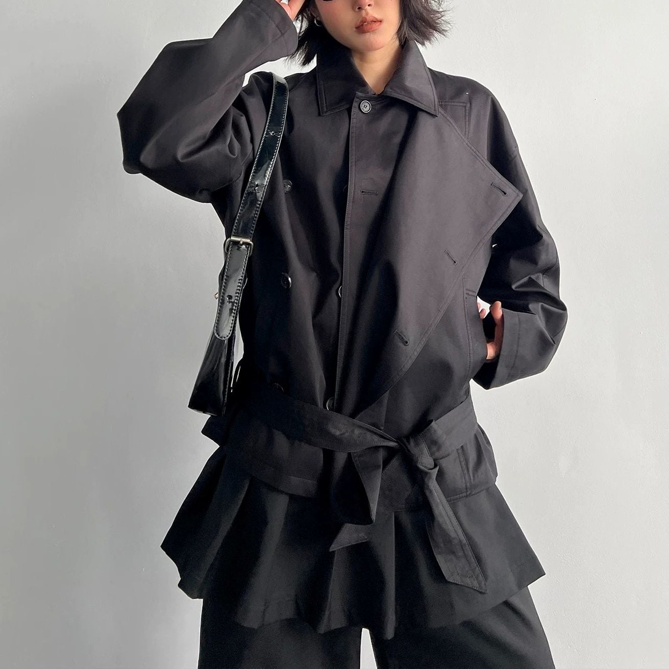 BELTED DOUBLE BREASTED SHORT TRENCH COAT M-18490