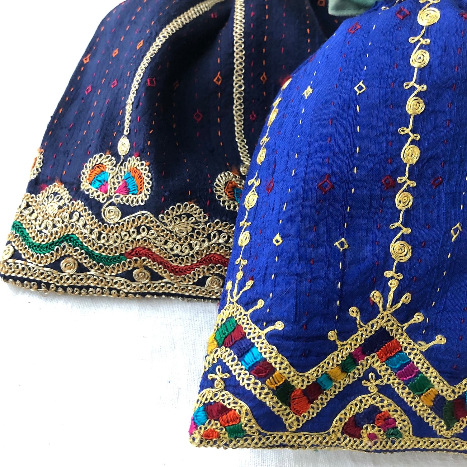 カッチ刺繍 シルクの巾着袋|ネイビー