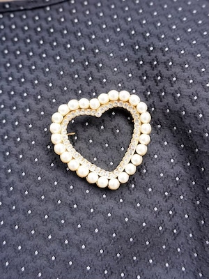 heart pearl brooch / gold (即納)
