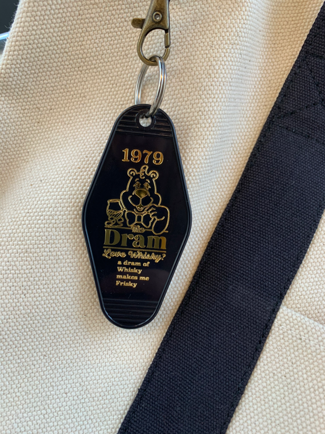 Bär Dram Hotel Tag Key Holder