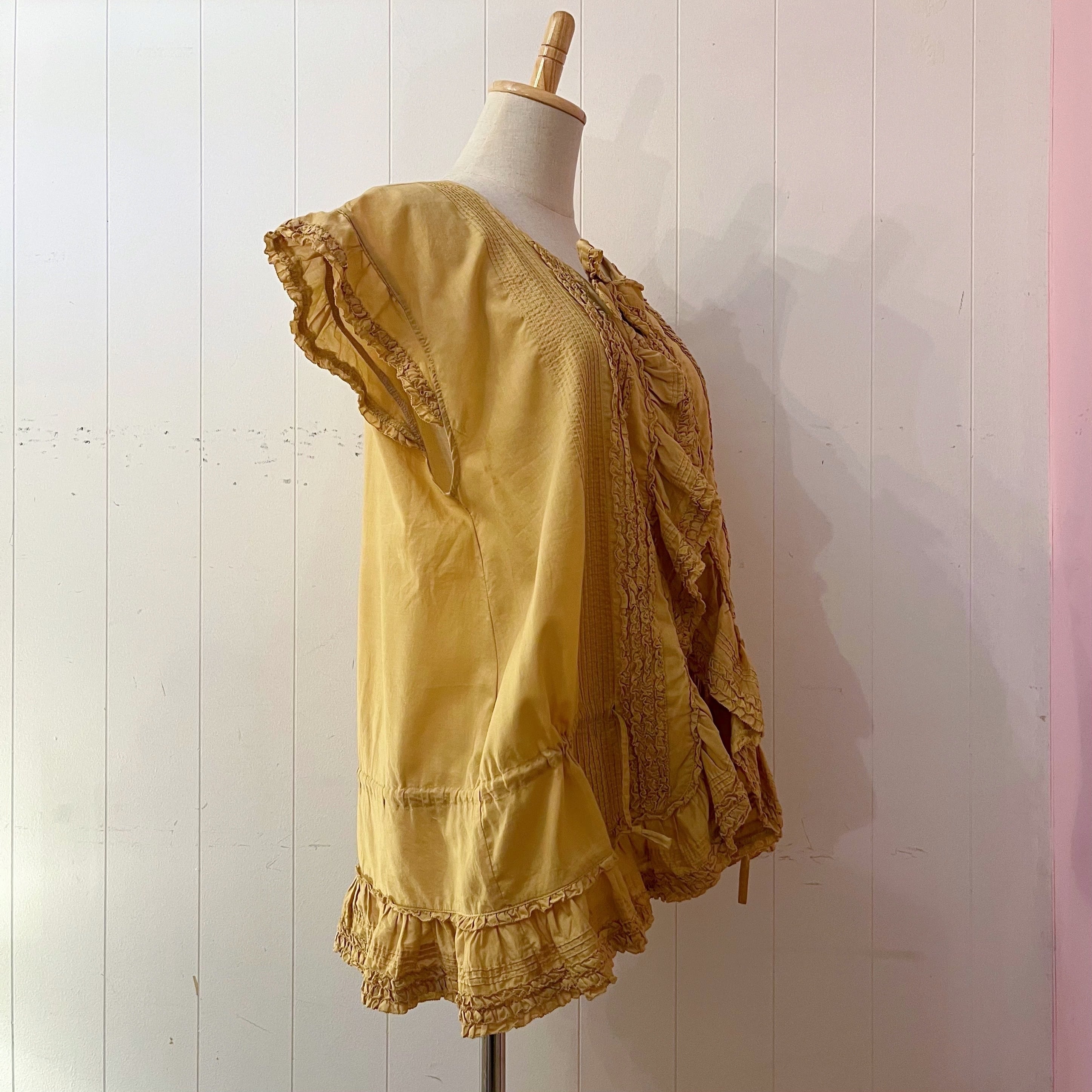 ketty / mustard frill ribbon vest