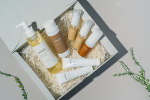 【定期便１ヶ月】クレンジング＆フォーム、ライトローション、クリアセラム×2本、エッセンスセラム、バリアクリーム×2本