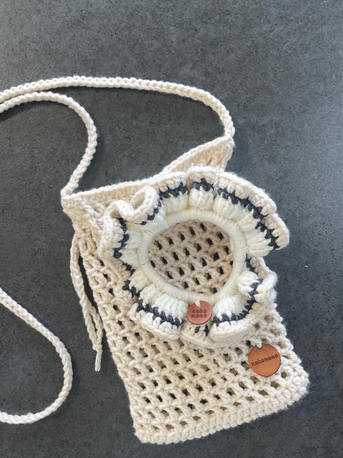 「 猫色編みシュシュ　- ハンドメイド」