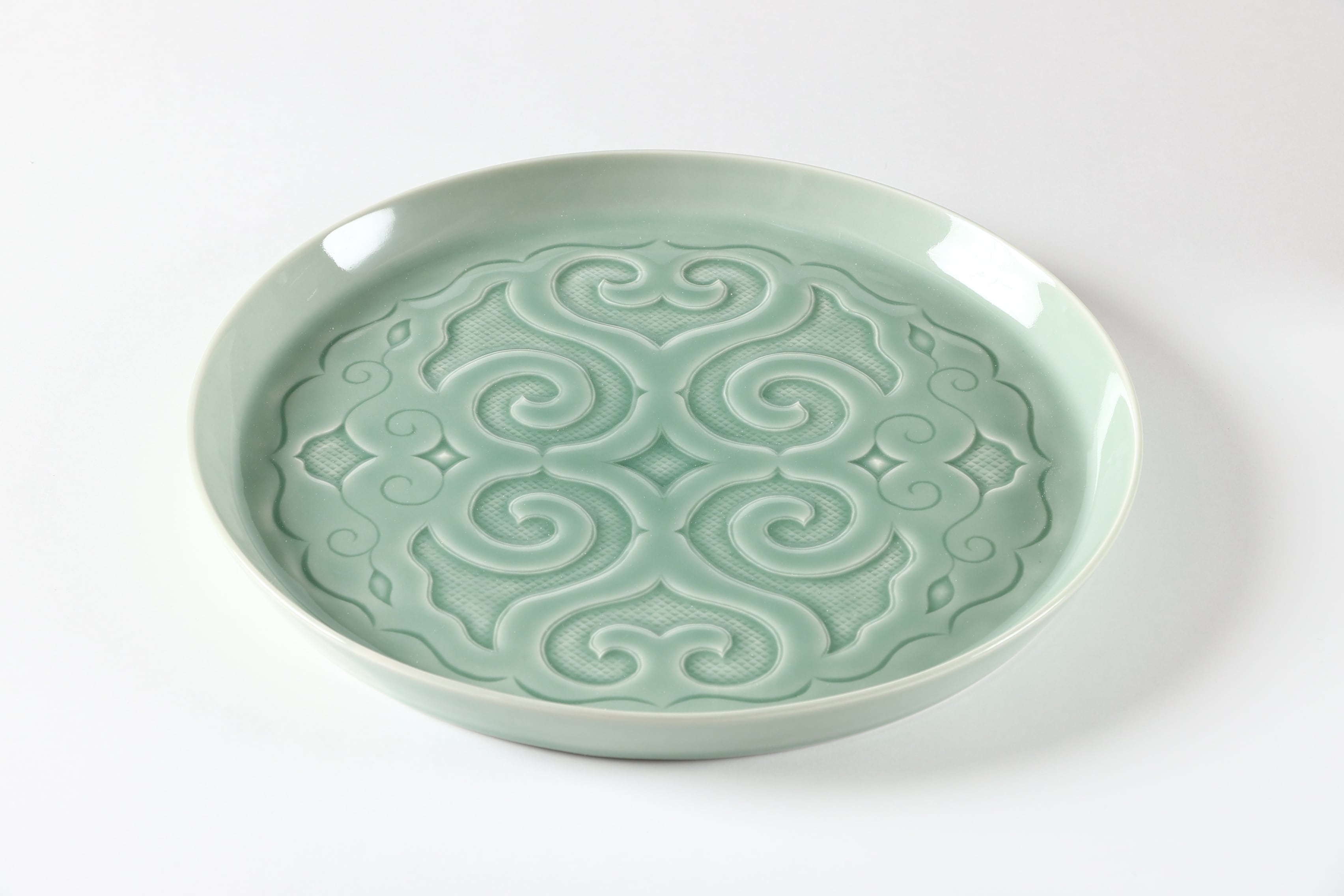 シェタニ　有田焼　コラボ　丸皿　平皿 シェタニ 有田焼 コラボ 丸皿 平皿 - メルカリ