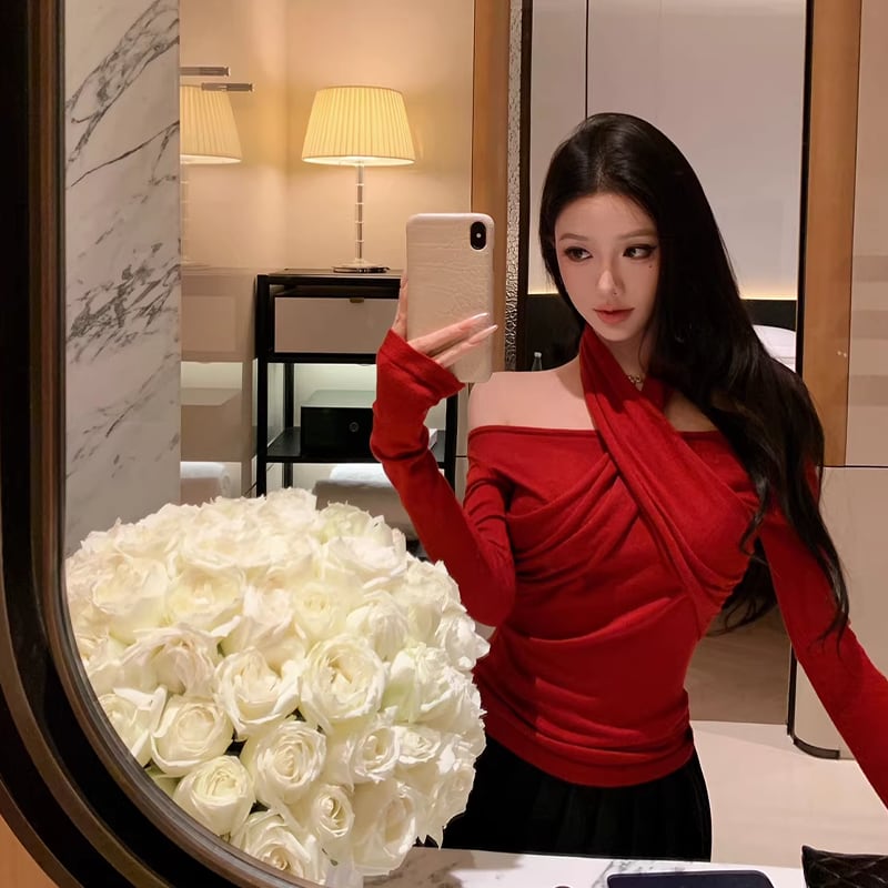 【tops】3色展開クロスホルターネックトップス Q7922