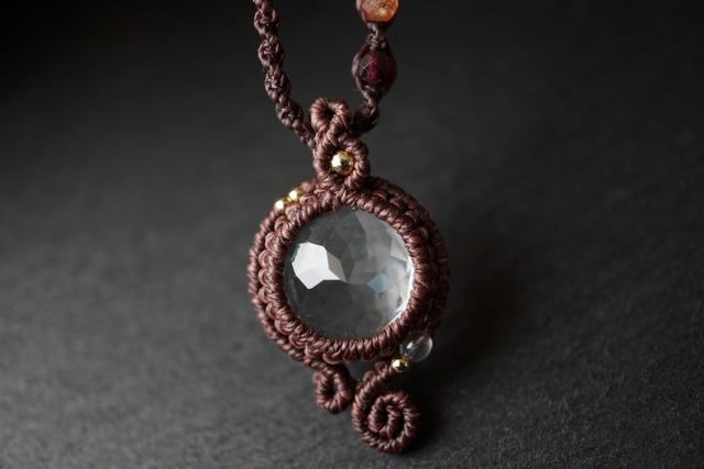 宝石質クリスタル&7色天然石厄除けネックレス<厄年のお守りに>【紐色チェンジ可】