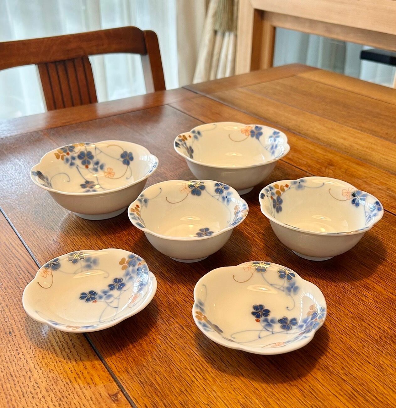 小鉢 有田 源六焼 染錦 金彩 三葉文 輪花皿b|Small Bowl, Arita 小鉢 有田 源六焼 染錦 金彩 三葉文 輪花皿b|Small Bowl, Arita