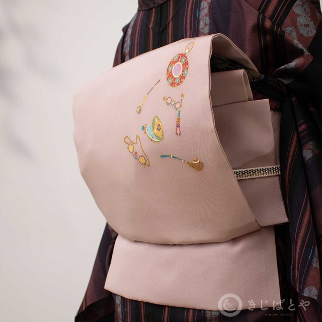 正絹　雲井鼠に刺繍のなごや