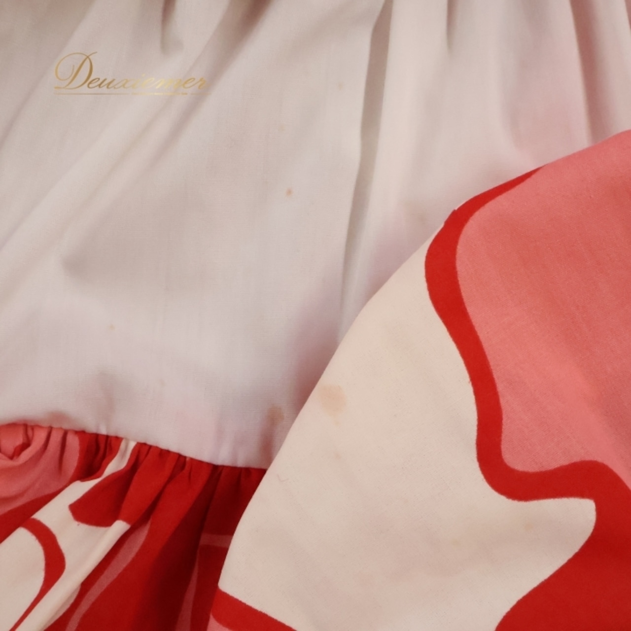 フラダンス 衣装 ワンピース ドレス レイアロハ レッド系 Lei Aloha 日本製 アシンメトリー フリル キャミソールドレス かわいい 華やか 鮮やか 明るい 赤 白 ハワイアン アロハ ハワイアンプリント フラ ダンス レッスン 練習 ドレスアップ