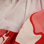 フラダンス 衣装 ワンピース ドレス レイアロハ レッド系 Lei Aloha 日本製 アシンメトリー フリル キャミソールドレス かわいい 華やか 鮮やか 明るい 赤 白 ハワイアン アロハ ハワイアンプリント フラ ダンス レッスン 練習 ドレスアップ