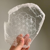 セレナイトのプレート*フラワーオブライフ(神聖幾何学模様)*天然石インテリア*クリスタルグリッドプレート*PL6