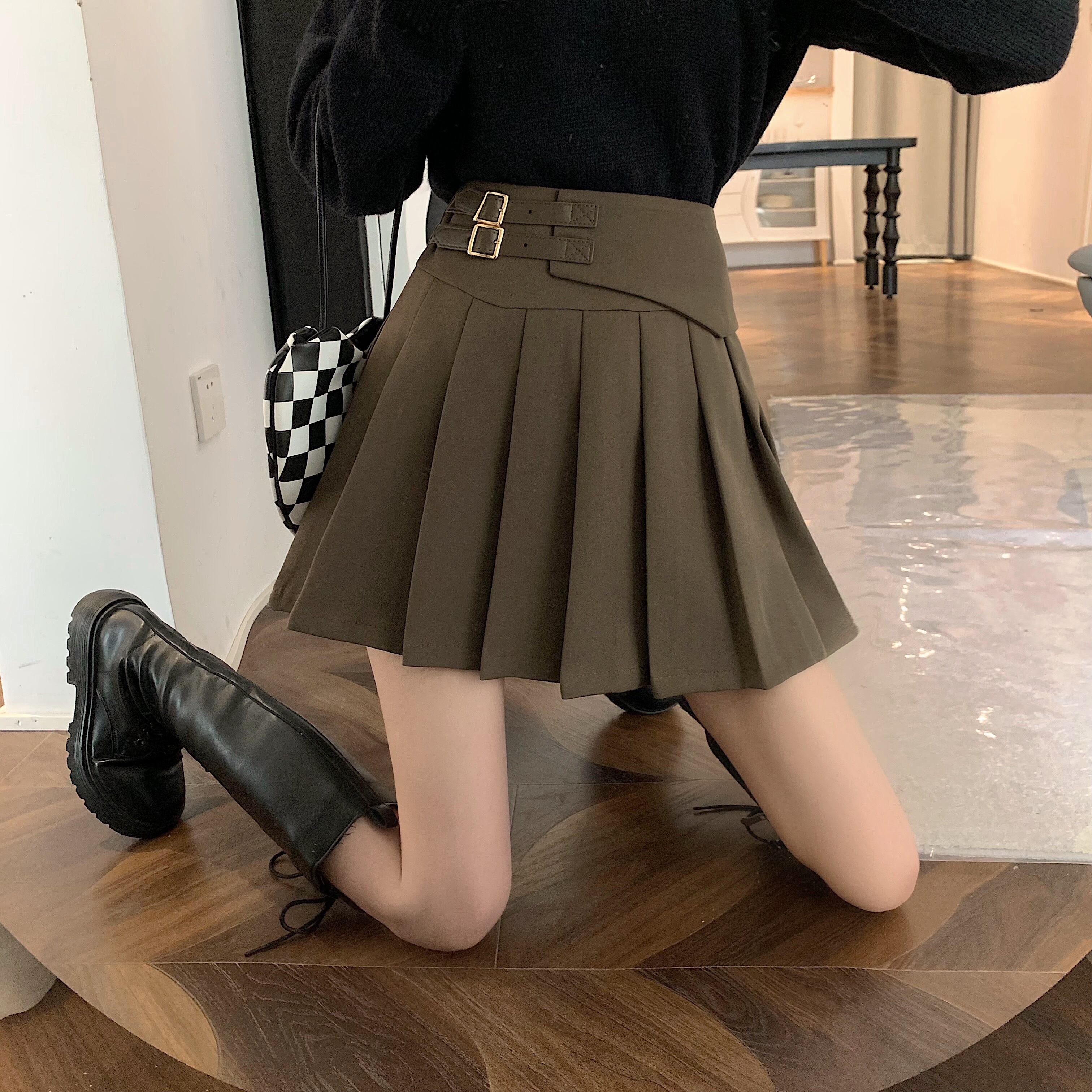 ミニスカート　露出 