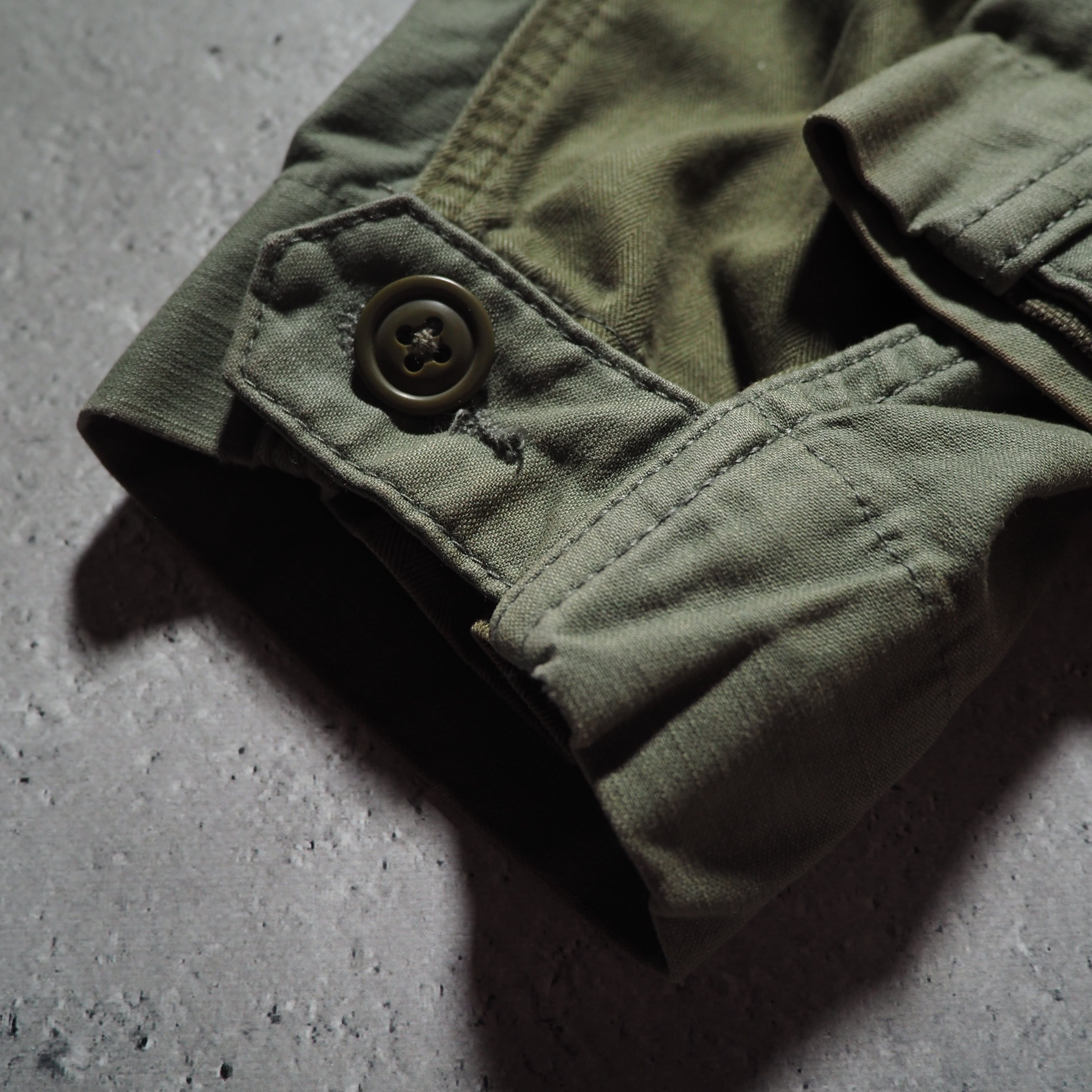 ” AVIREX ” Rebuild panel Docking vintage loose military jacket