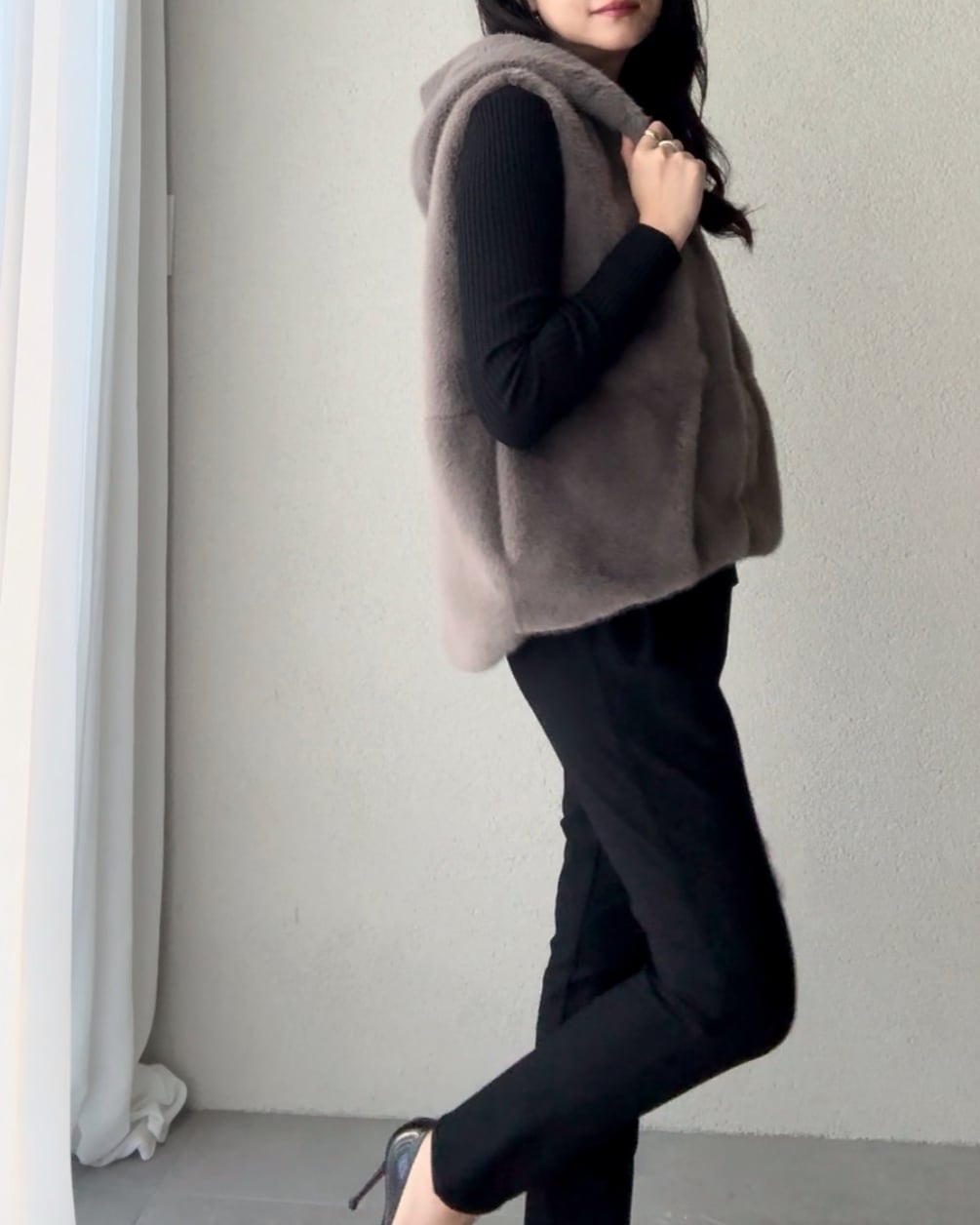 残り僅か！SYSORUS(シソラス) バルーンヘムフーデッドフェイクファー