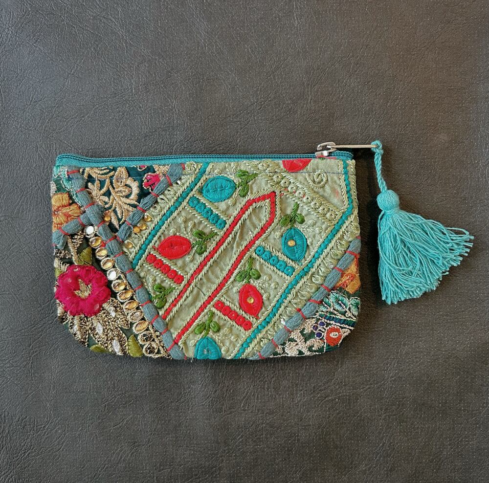 刺繍パッチワークポーチ カンバディア グリーンA