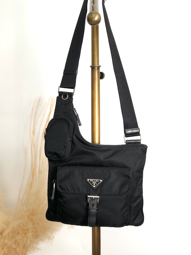 PRADA プラダ ショルダーバッグ ブラック トライアングルロゴ ナイロン フロントバックル vintage ヴィンテージ オールド h7n4ka
