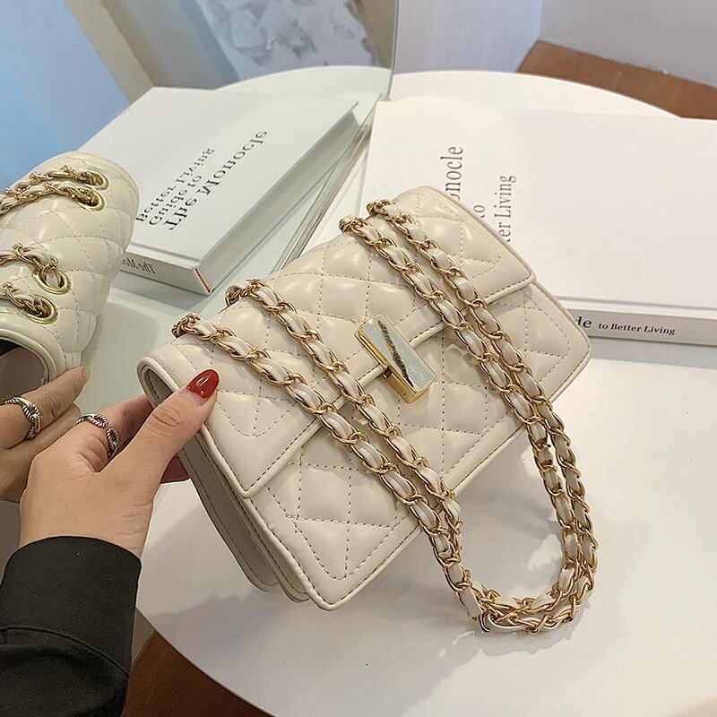 Xiaoxiangfeng Linggeチェーンレディースバッグ2020新しいトレンディなファッションメッセンジャーバッグinsネット赤すべて一致小さな正方形バッグ Tiancai_Wing_Bag9883375