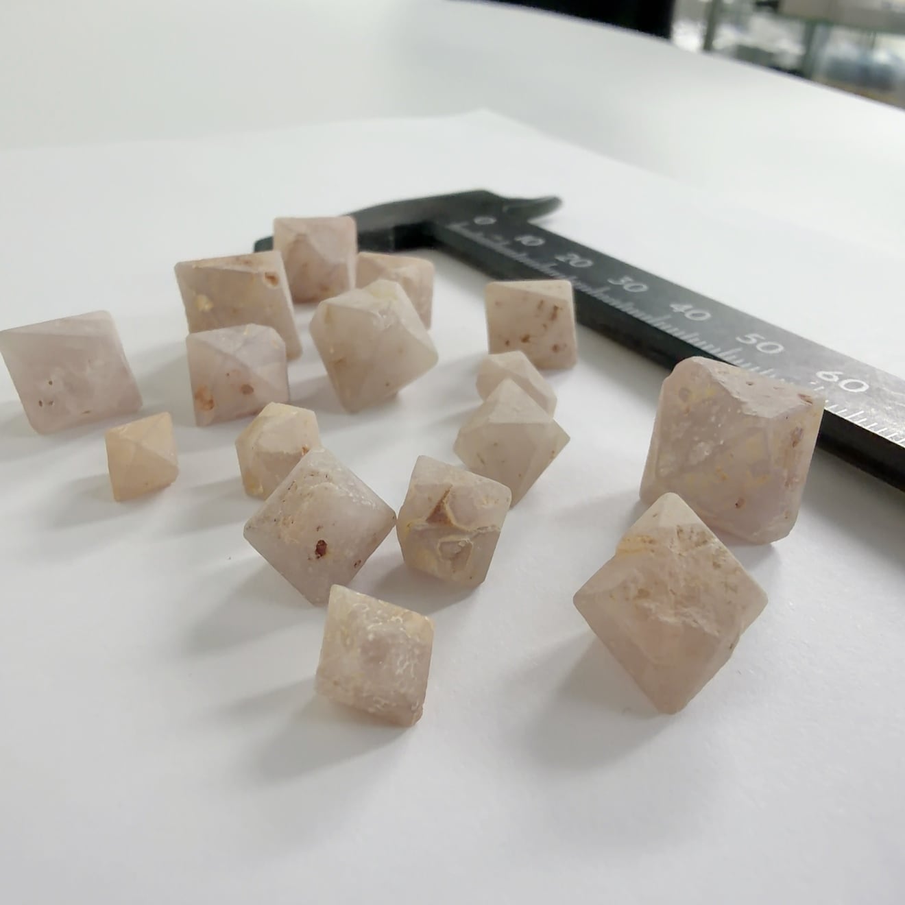 E35308】 ベータクォーツ 高温水晶 β-Quartz 水晶 クォーツ クリスタル